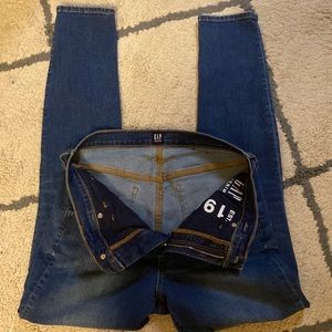 GAP True Skinny fit jeans. Size 12/31 LONG